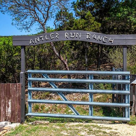 Antler Run Ranch Cabin Pipe Creek Exterior photo