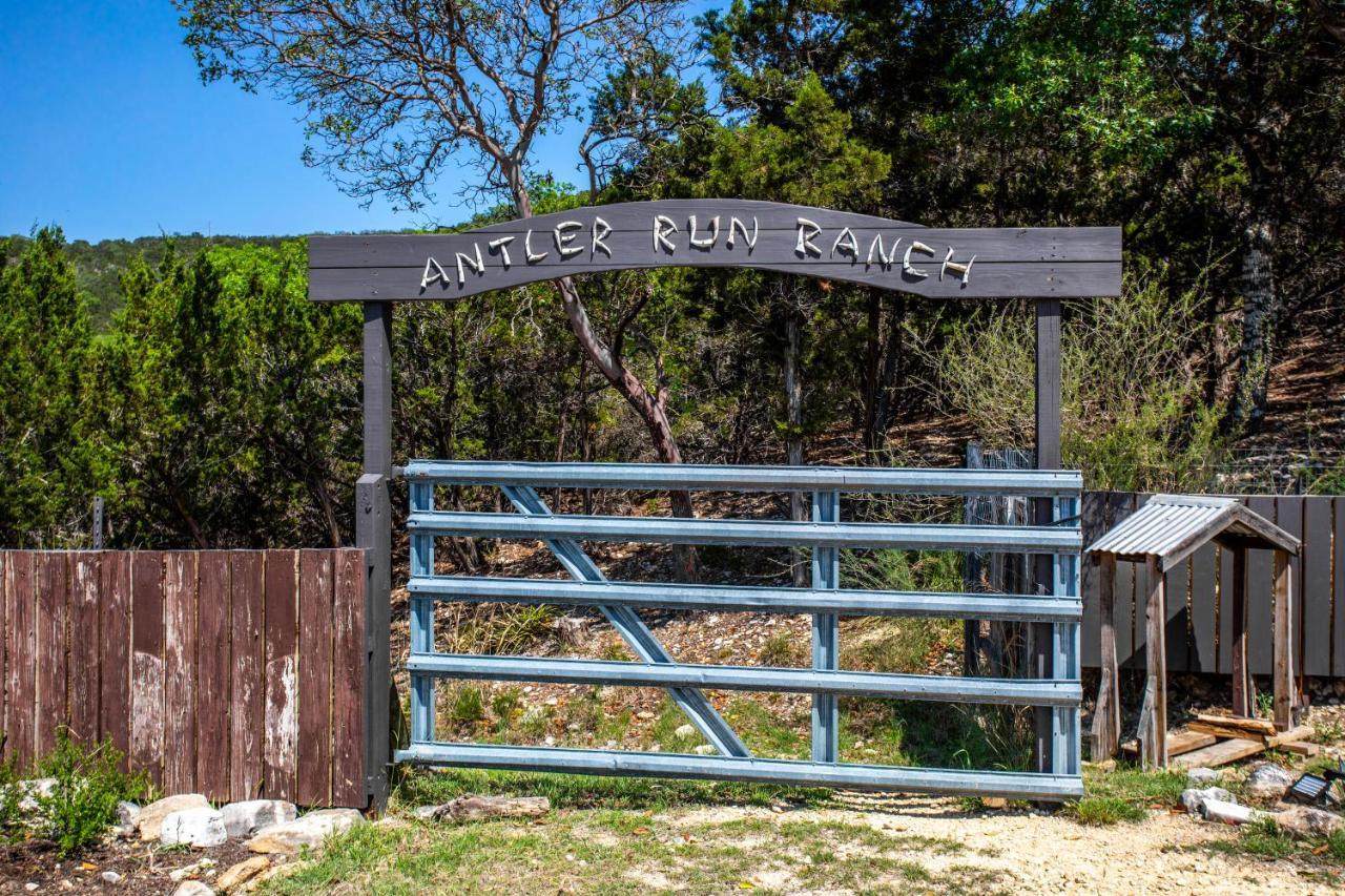 Antler Run Ranch Cabin Pipe Creek Exterior photo
